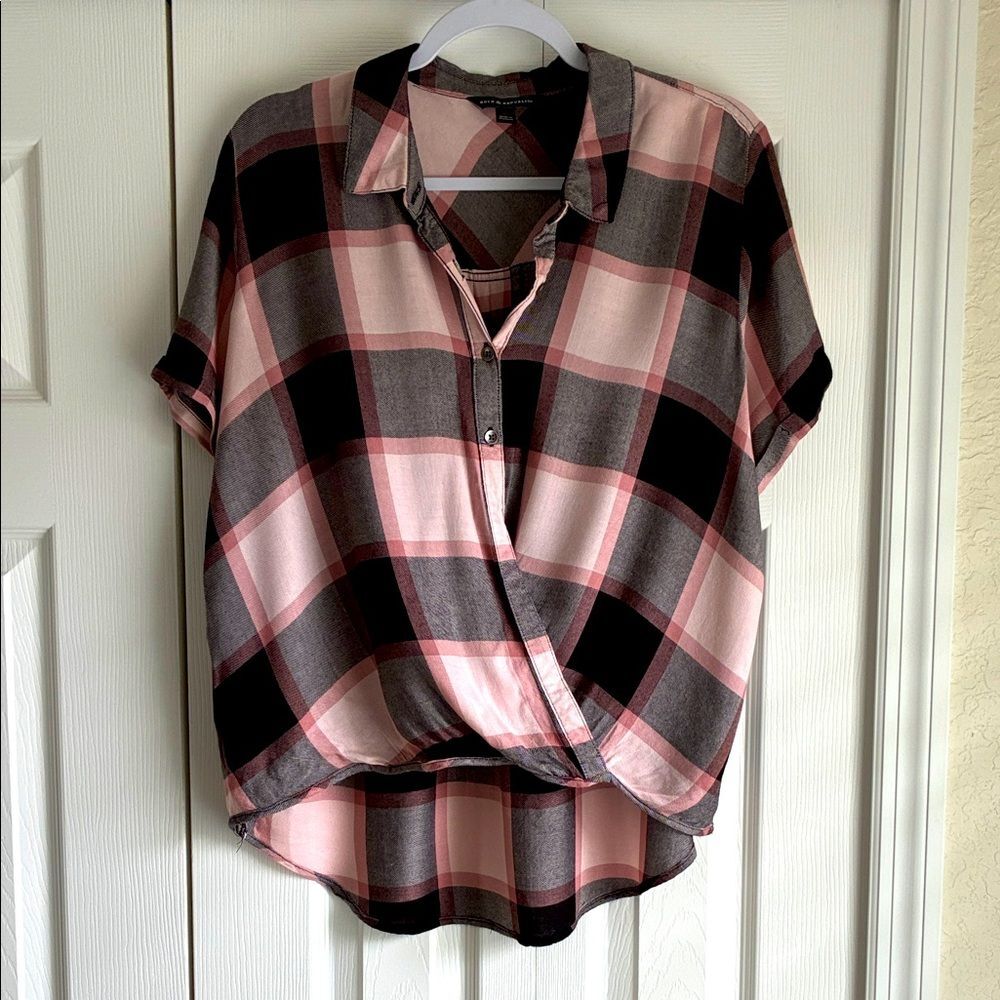 Rock & Republic Pink & Black Plaid Button Down Shirt Women’s Medium Short Sleeve